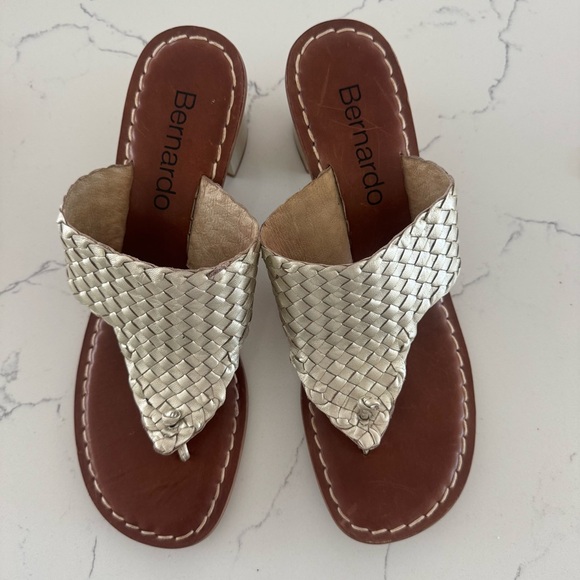 Bernardo Shoes - Bernardo Jinx Gold Woven Leather Thong Heels Women’s Size 10M Brazil Sandals